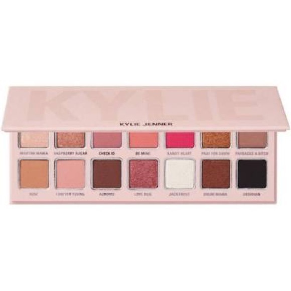 Kylie Jenner holiday 2019 pressed powder palette - Picture 3 of 4
